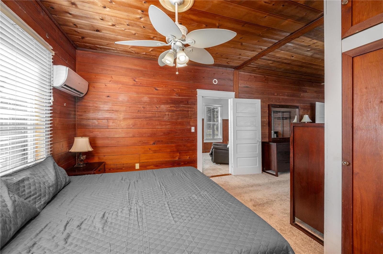 Image 11 of 26 For 427 Avenue E Se