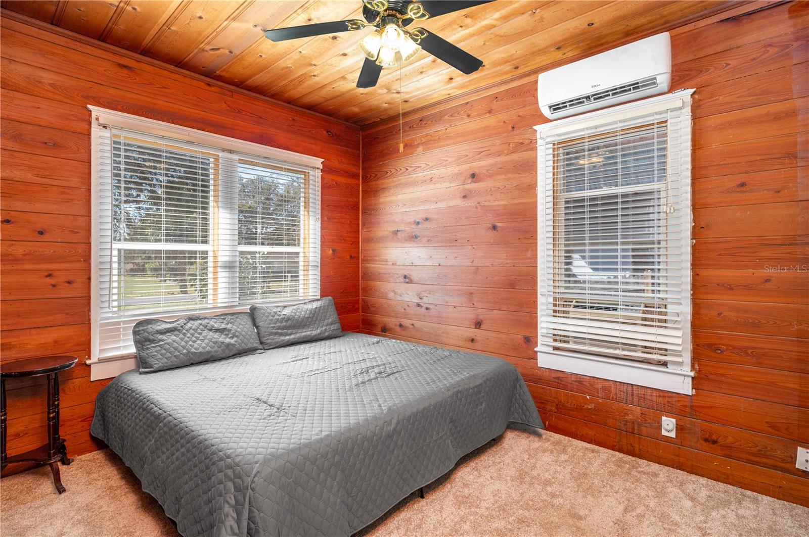 Image 13 of 26 For 427 Avenue E Se