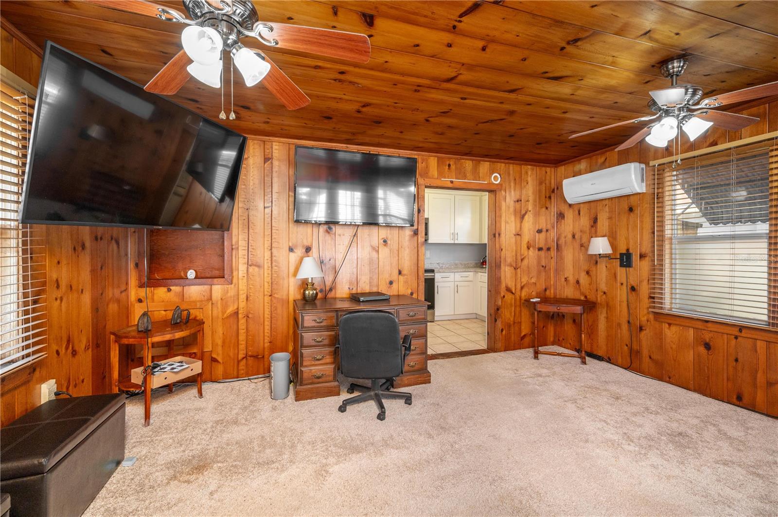 Image 16 of 26 For 427 Avenue E Se