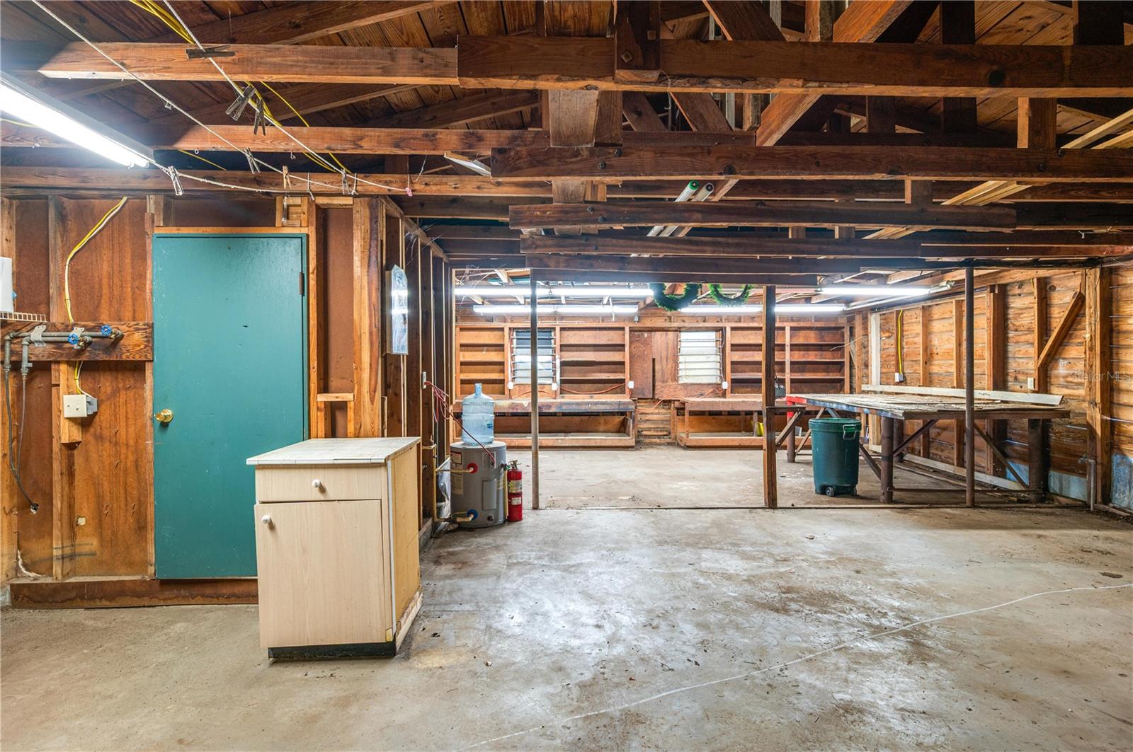 Image 20 of 26 For 427 Avenue E Se