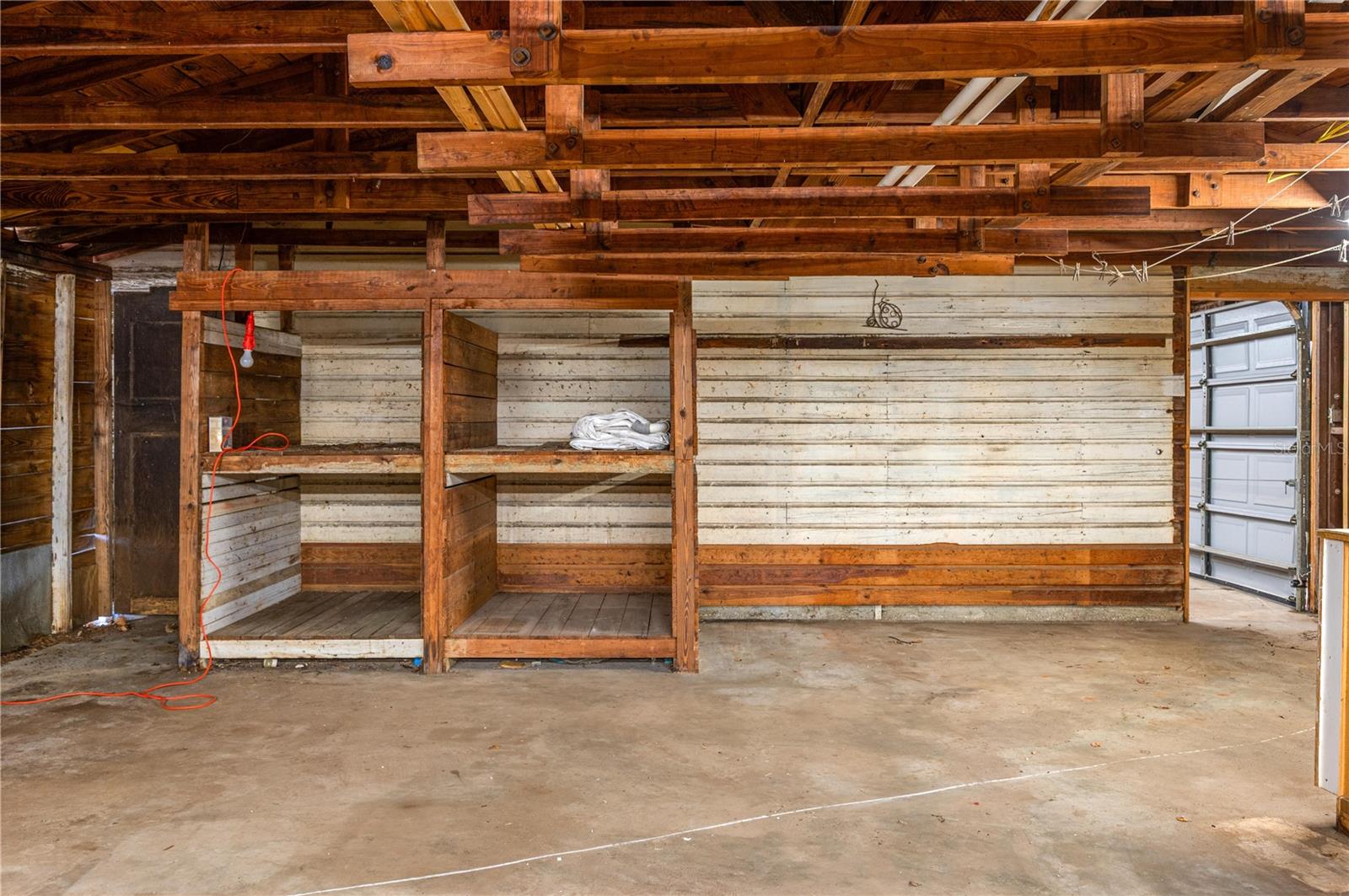 Image 22 of 26 For 427 Avenue E Se