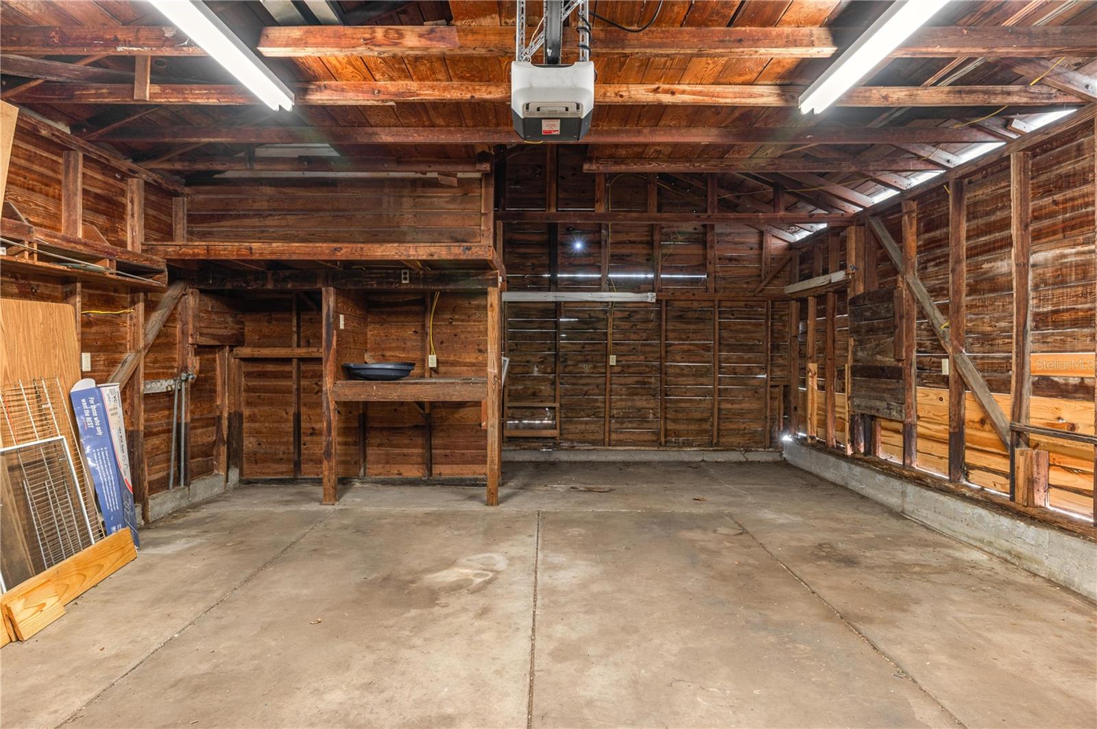 Image 25 of 26 For 427 Avenue E Se