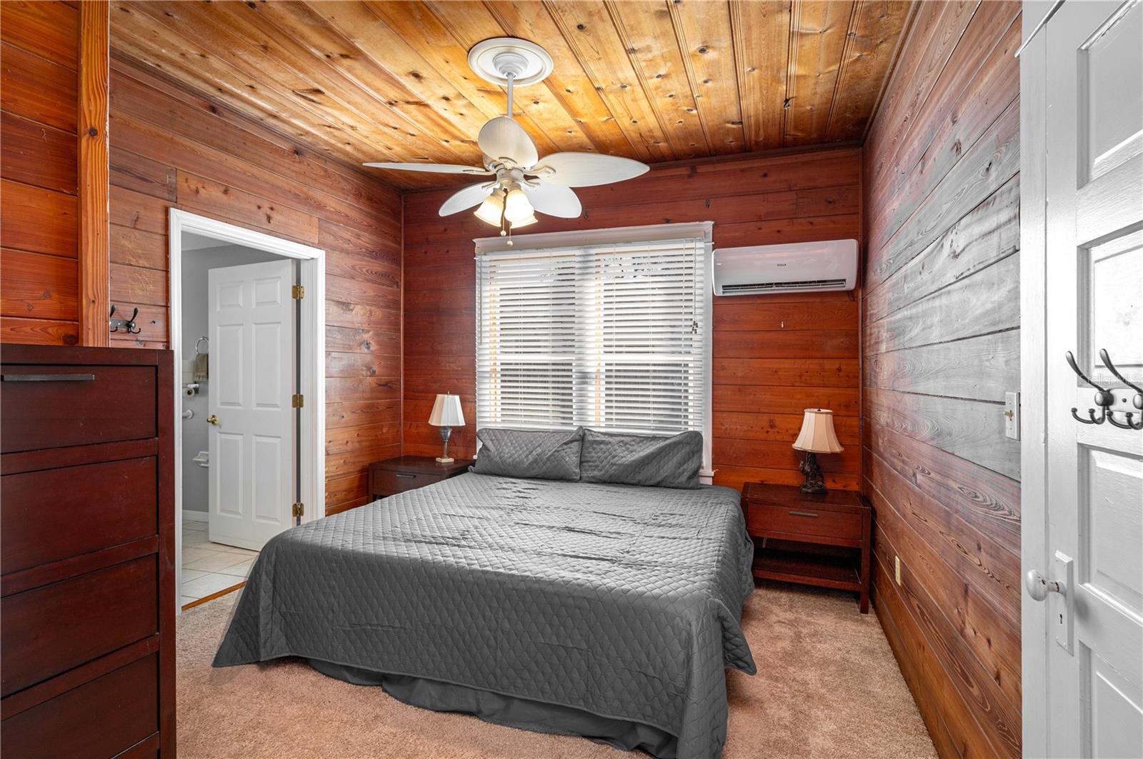 Image 9 of 26 For 427 Avenue E Se