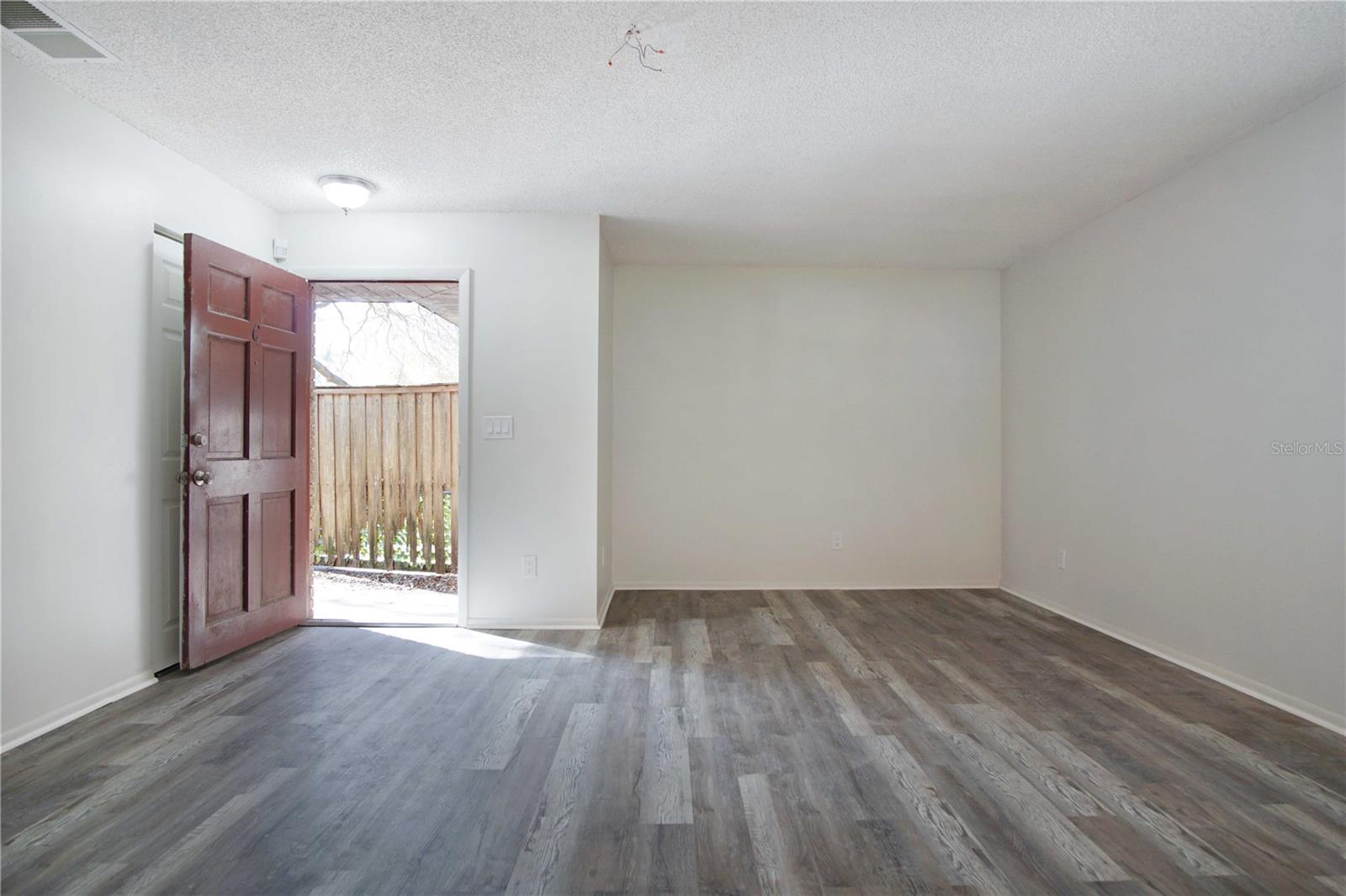 Image 4 of 16 For 2287 Nw Avenue