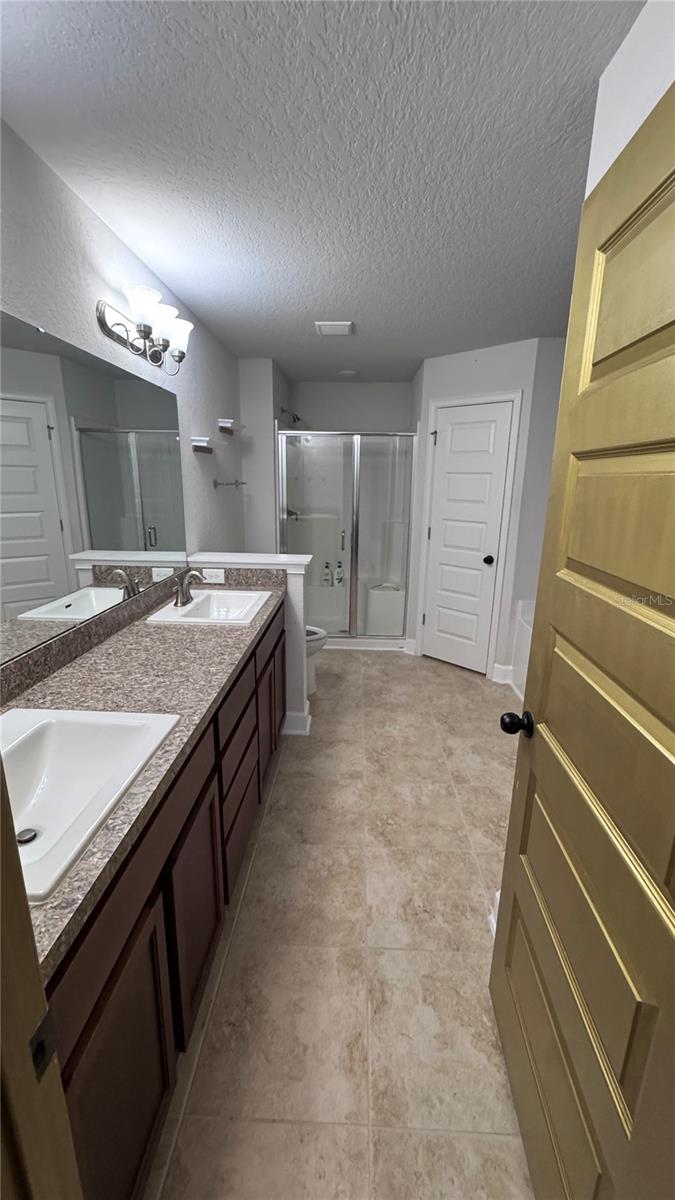 Image 15 of 31 For 1400 Eagle Crest Blvd