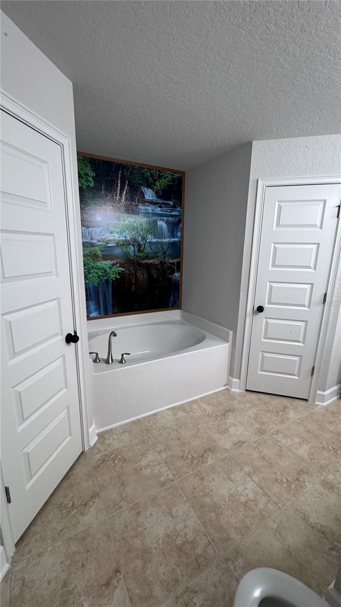 Image 16 of 31 For 1400 Eagle Crest Blvd