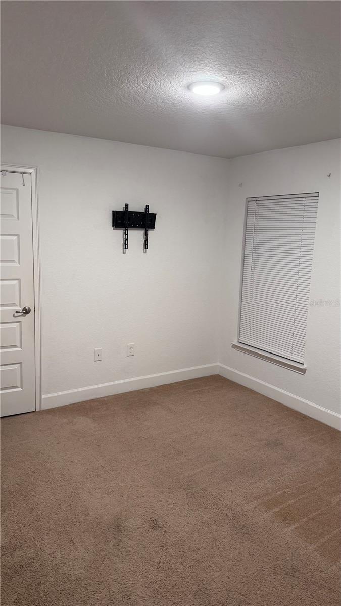 Image 22 of 31 For 1400 Eagle Crest Blvd