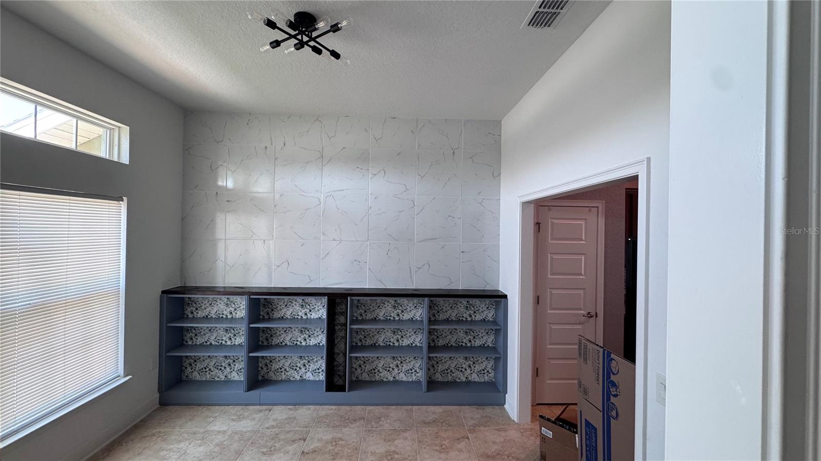 Image 4 of 31 For 1400 Eagle Crest Blvd