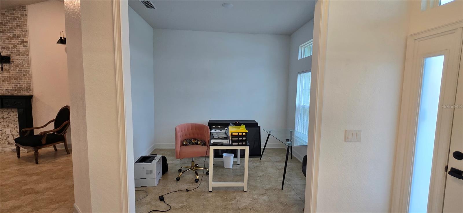 Image 5 of 31 For 1400 Eagle Crest Blvd