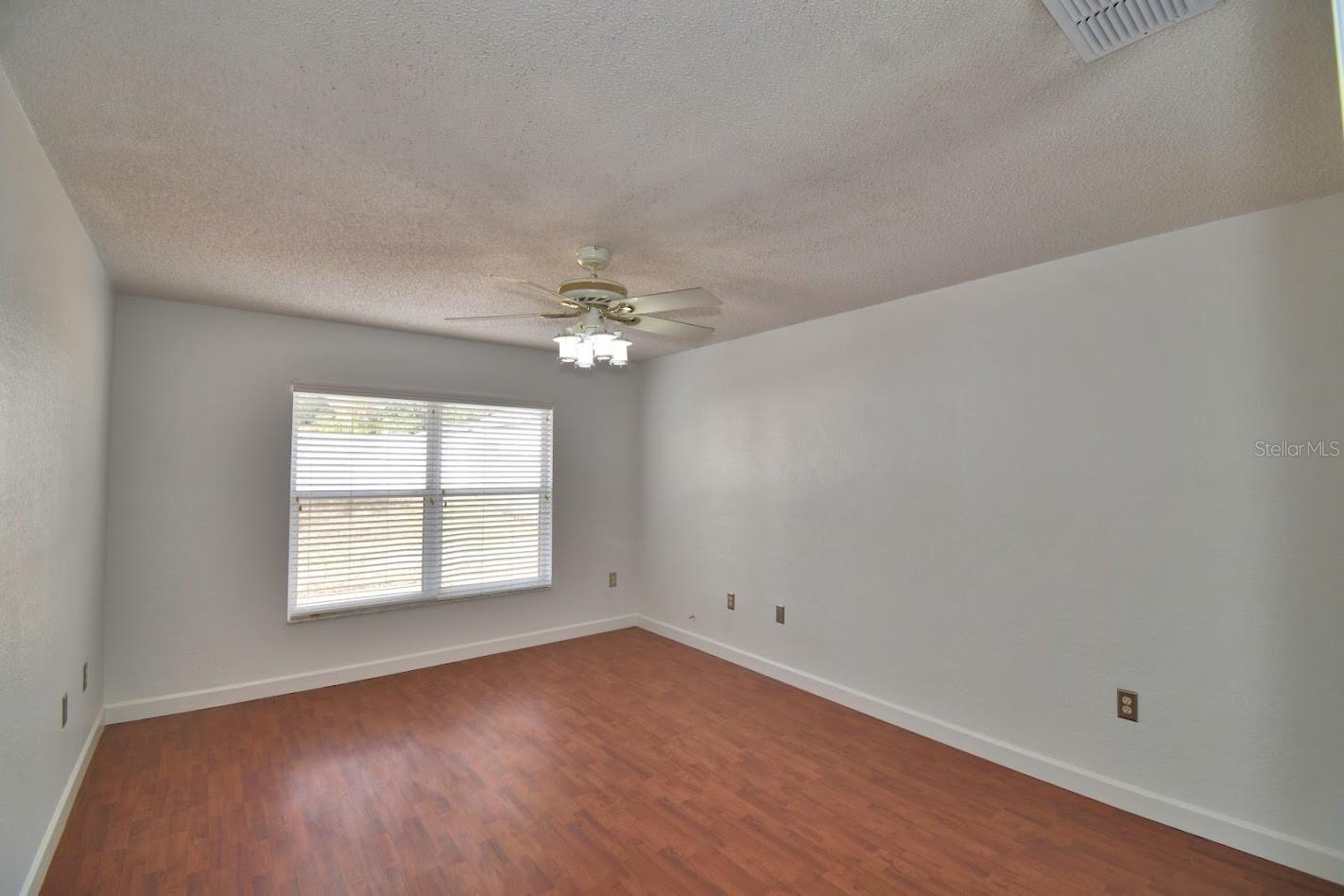 Image 19 of 32 For 511 Heather Glen Drive