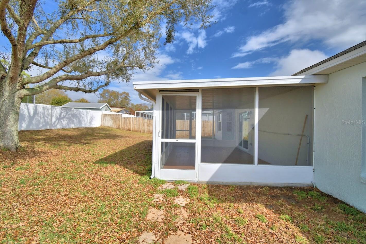 Image 30 of 32 For 511 Heather Glen Drive