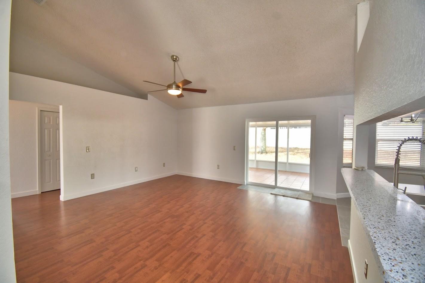 Image 5 of 32 For 511 Heather Glen Drive