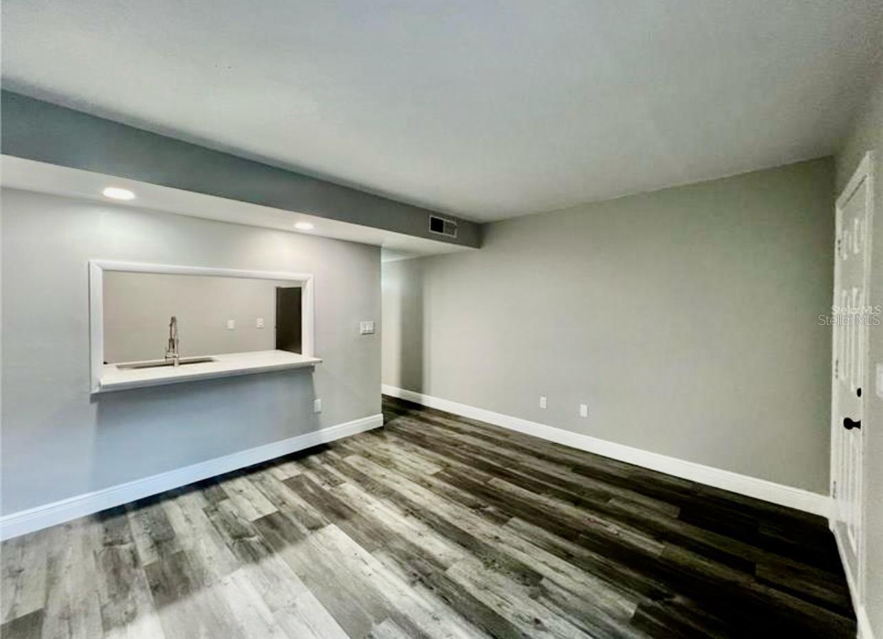 Image 3 of 6 For 7108 Waterside Drive 103