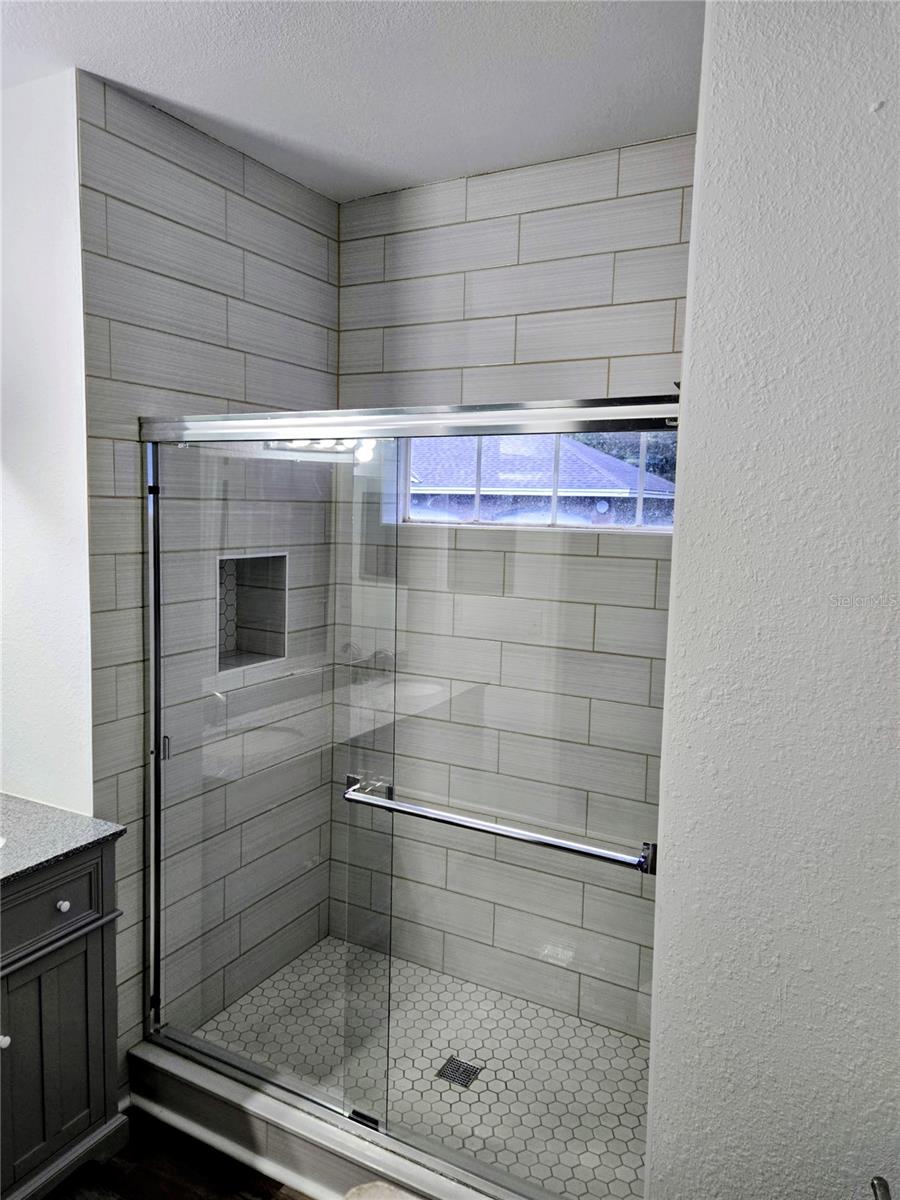 Image 11 of 24 For 3561 Conroy Road 212