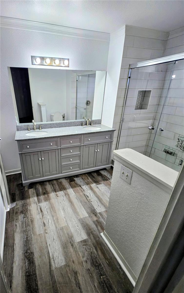 Image 12 of 24 For 3561 Conroy Road 212