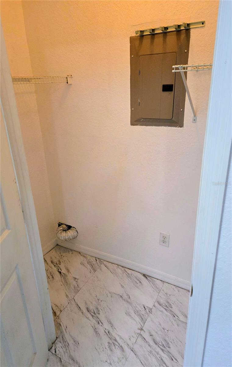 Image 14 of 24 For 3561 Conroy Road 212