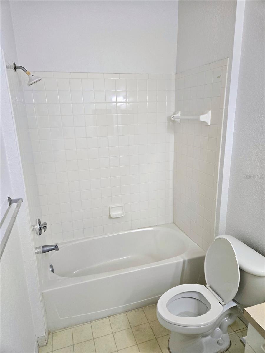 Image 16 of 24 For 3561 Conroy Road 212