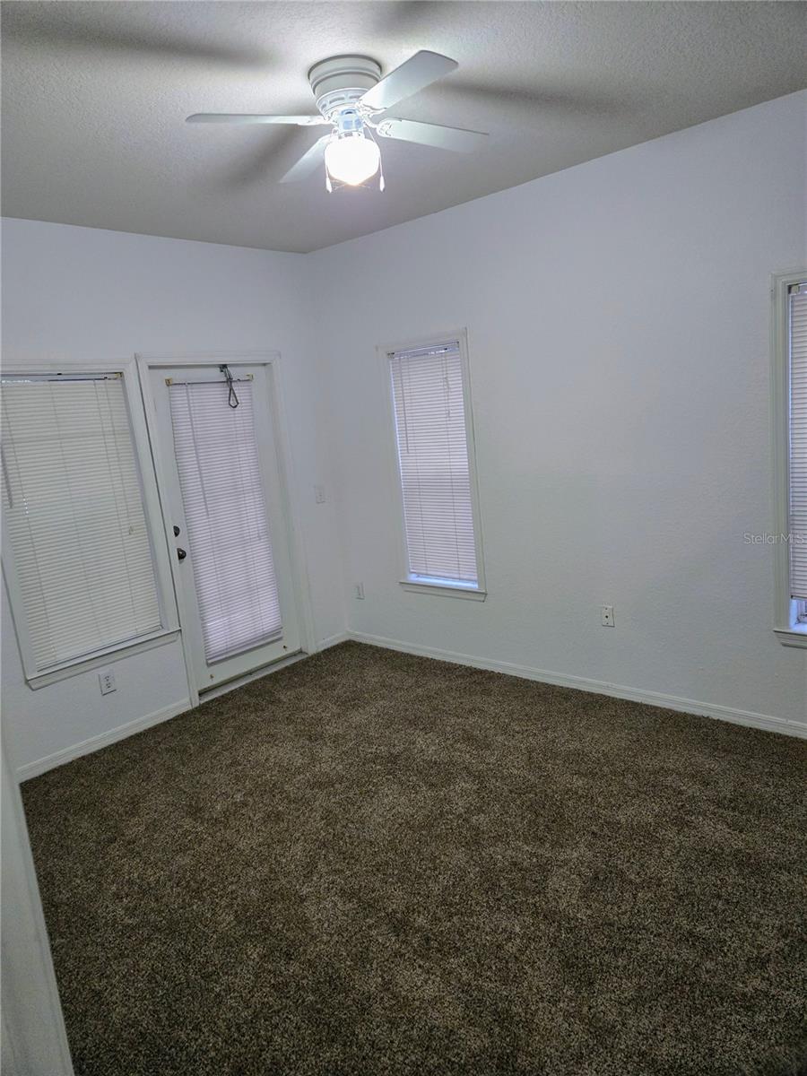 Image 17 of 24 For 3561 Conroy Road 212