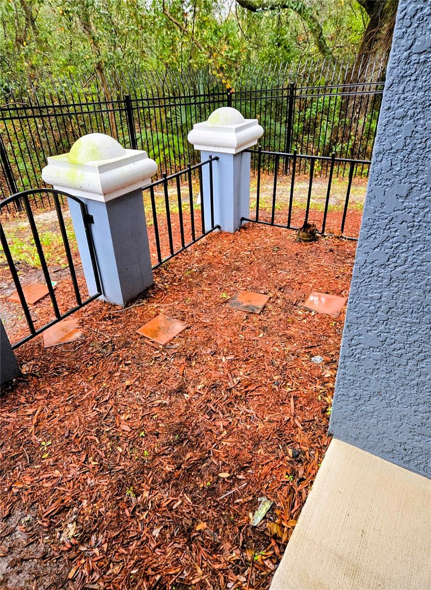 Image 20 of 24 For 3561 Conroy Road 212