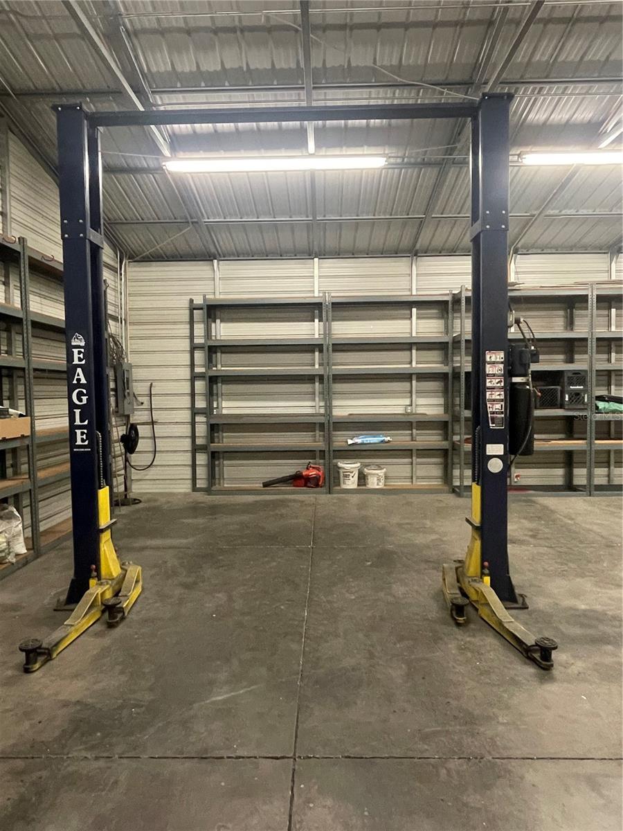 Image 52 of 62 For 6129 Forest Lane