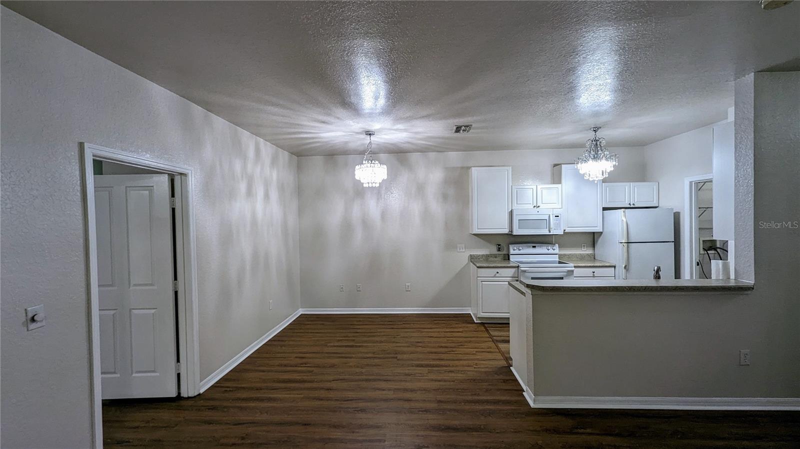 Image 3 of 20 For 4009 Hemingway Circle