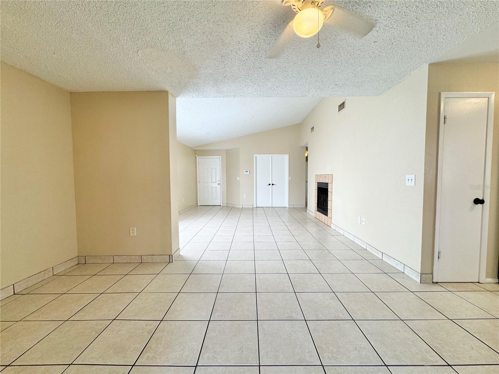 Image 11 of 27 For 817 Whisper Lake Court