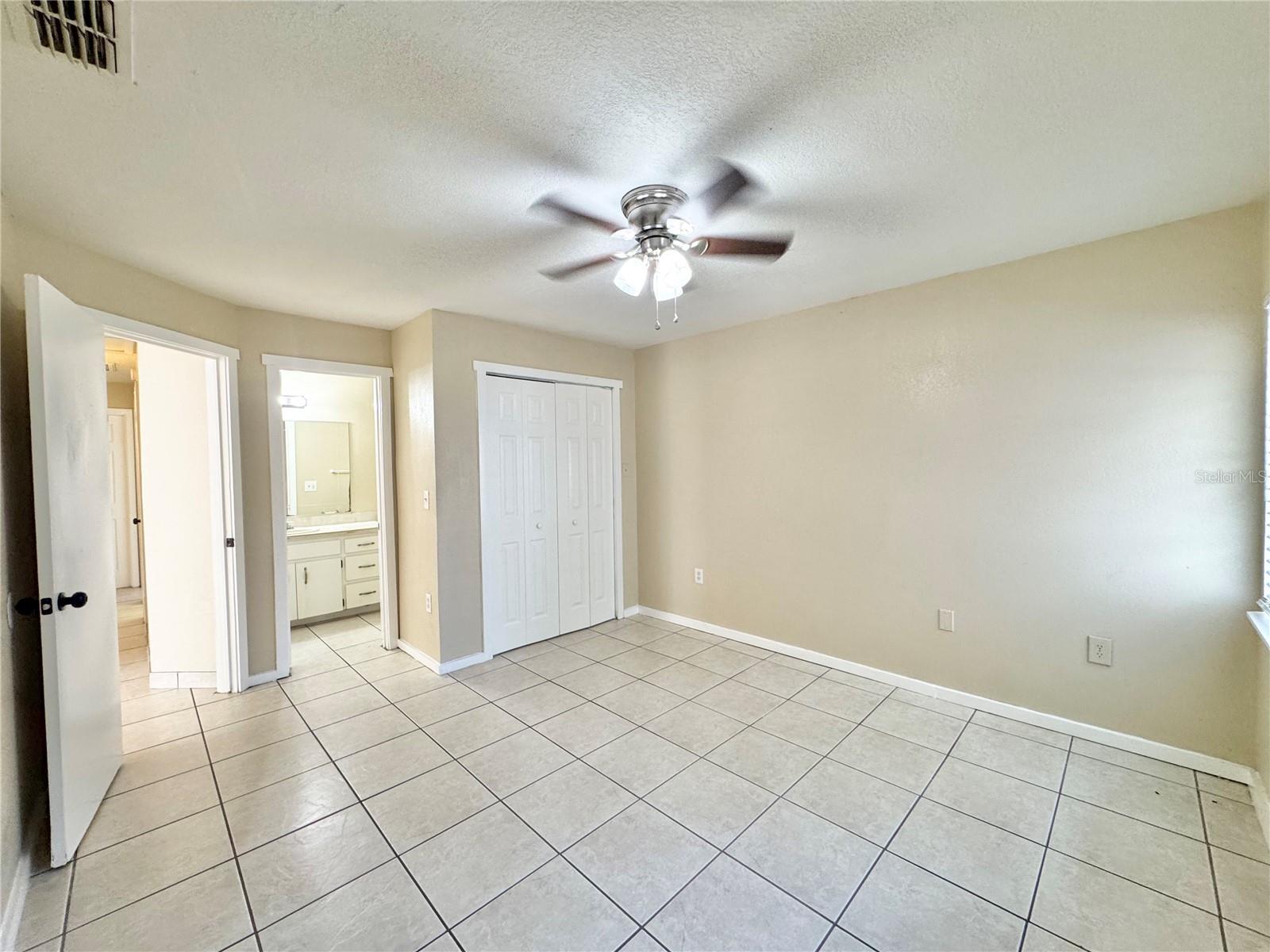 Image 14 of 27 For 817 Whisper Lake Court