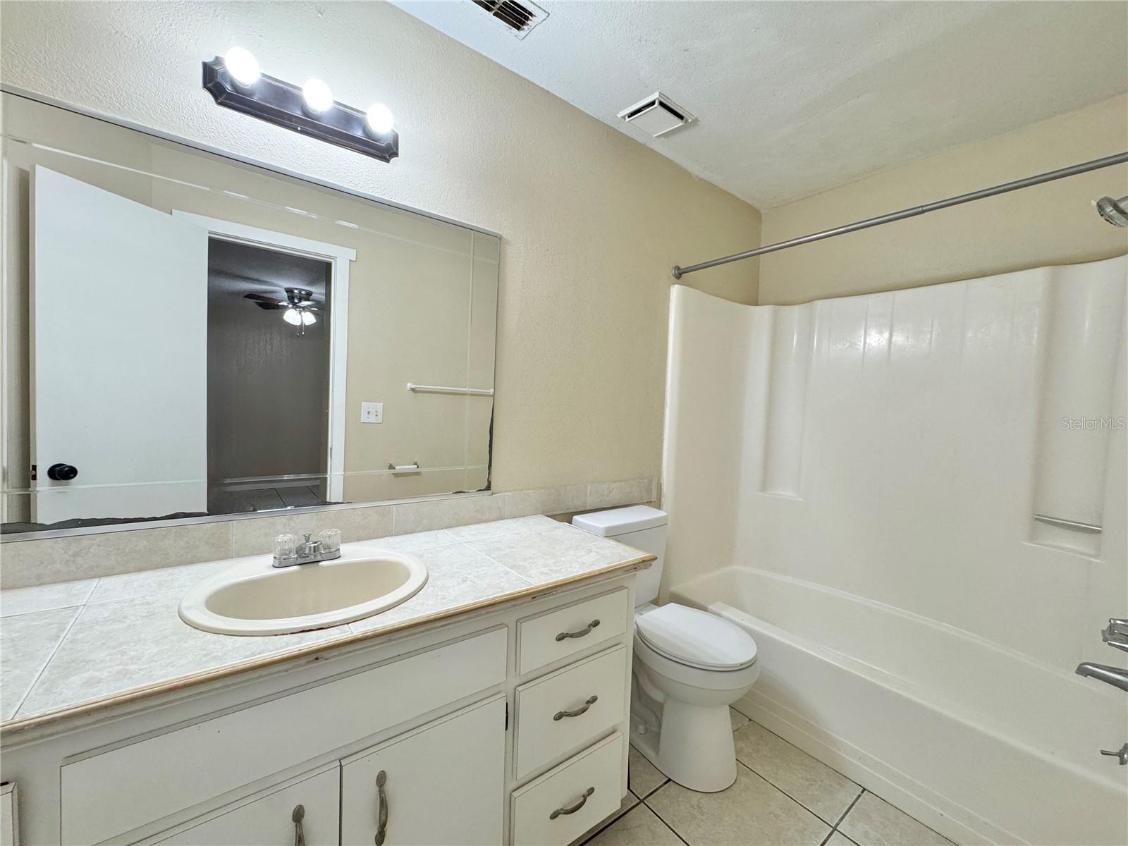 Image 15 of 27 For 817 Whisper Lake Court