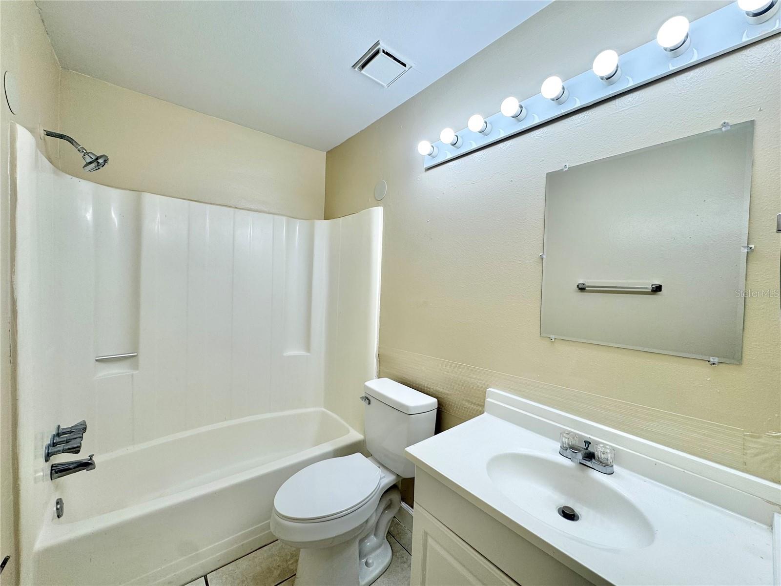 Image 18 of 27 For 817 Whisper Lake Court