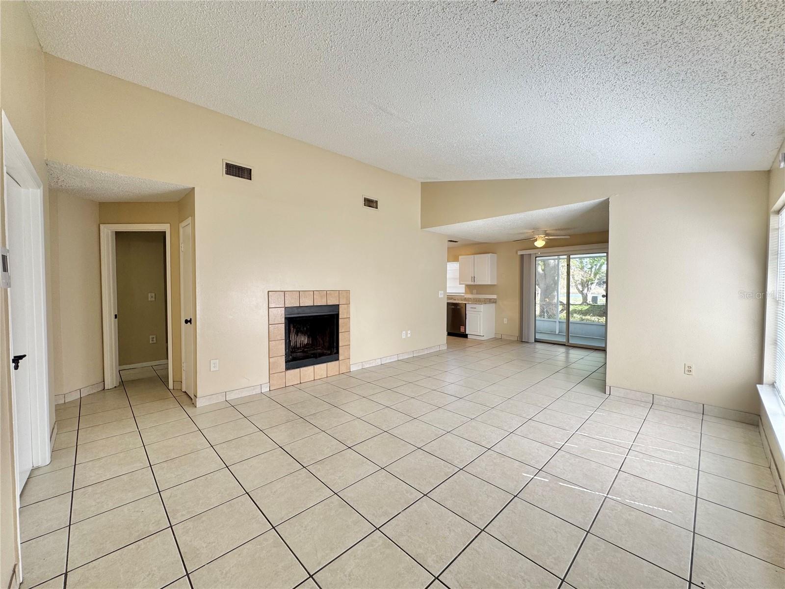 Image 2 of 27 For 817 Whisper Lake Court