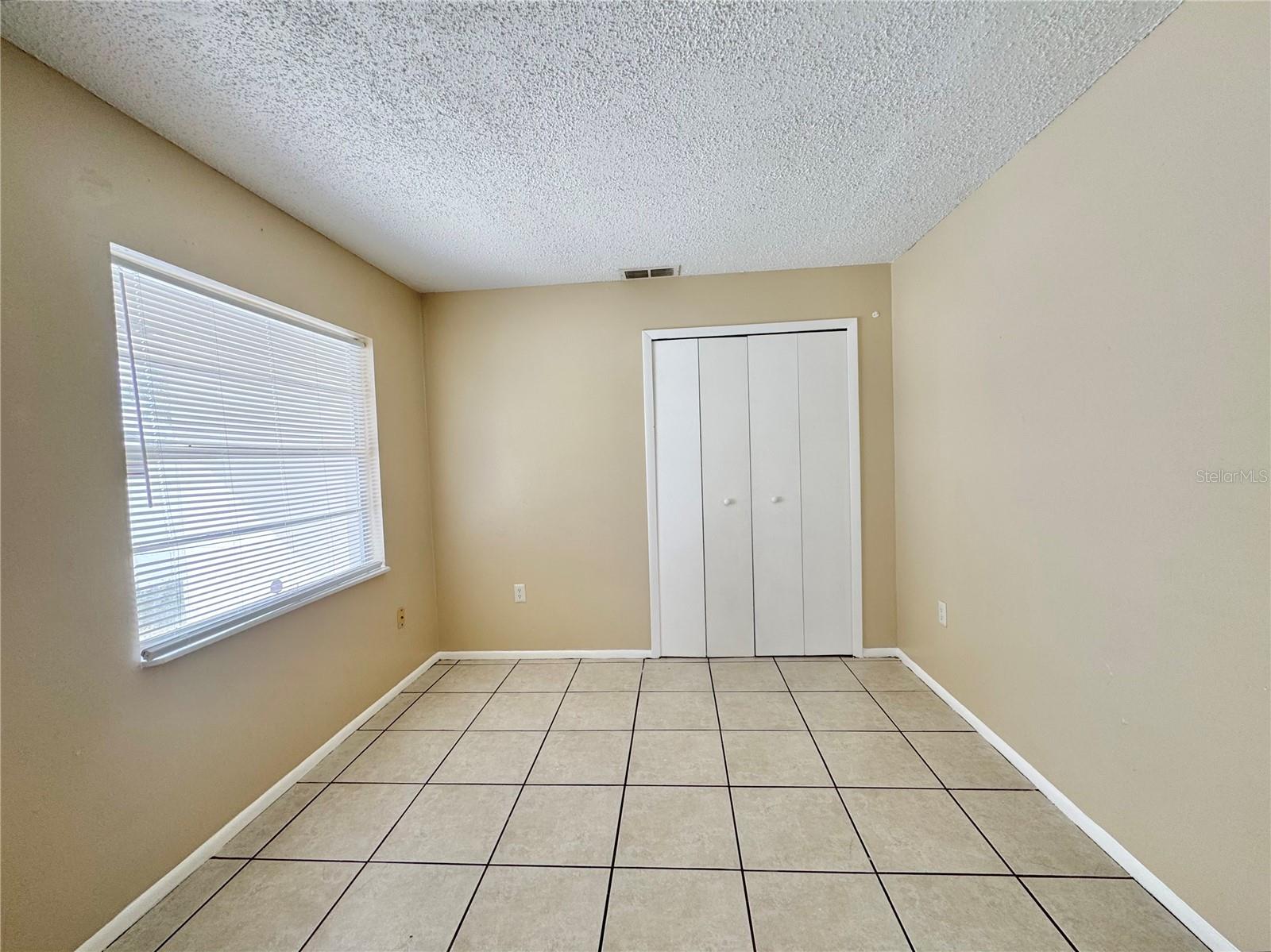 Image 20 of 27 For 817 Whisper Lake Court