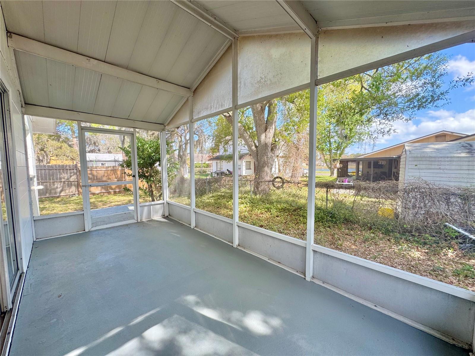 Image 22 of 27 For 817 Whisper Lake Court