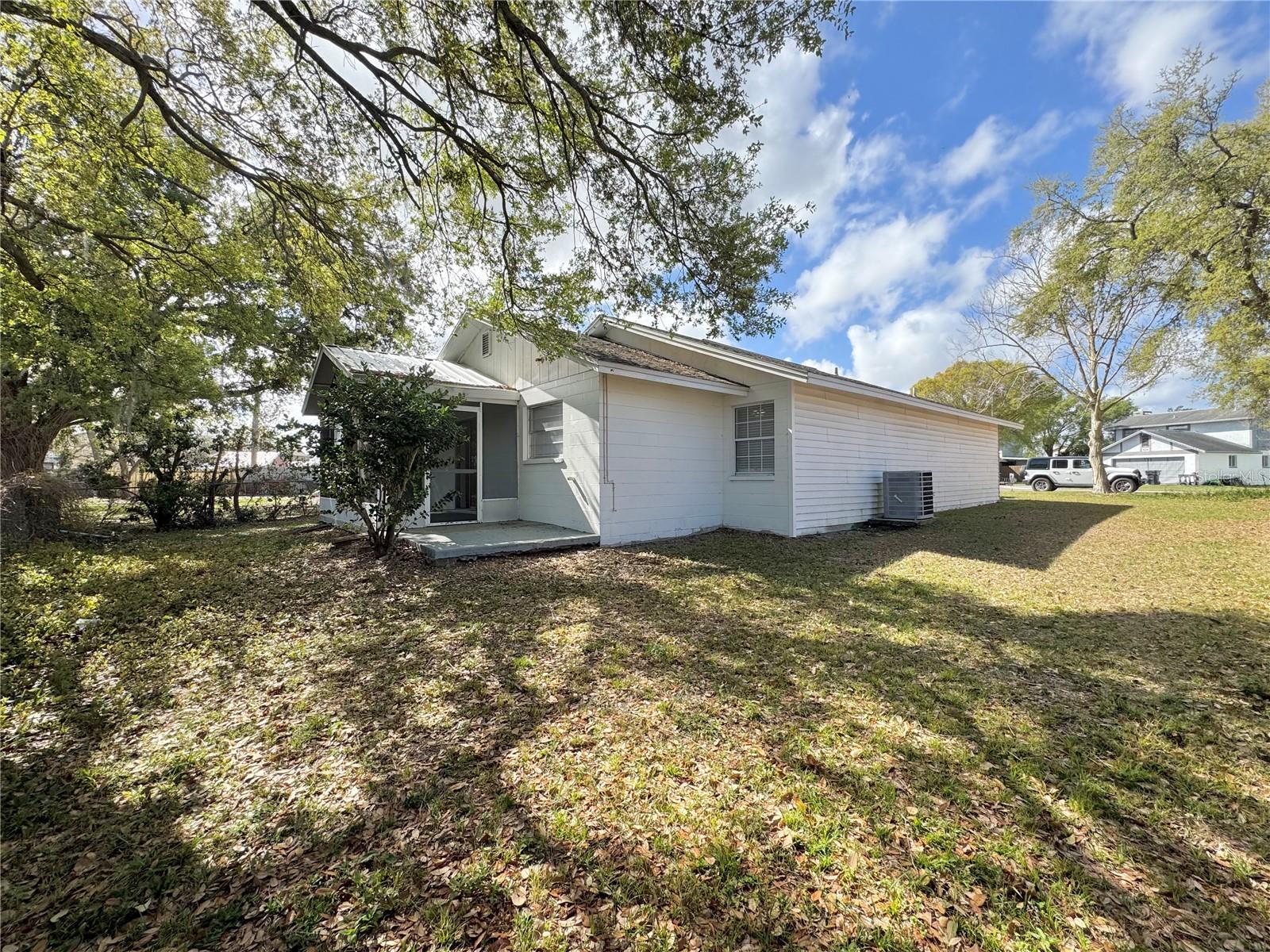 Image 25 of 27 For 817 Whisper Lake Court