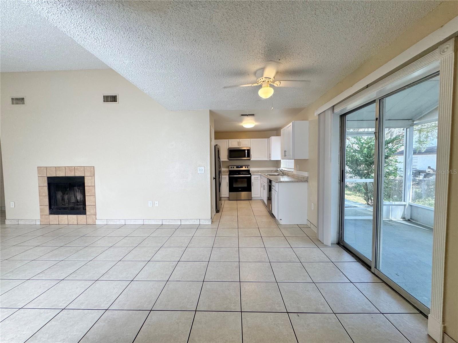 Image 3 of 27 For 817 Whisper Lake Court