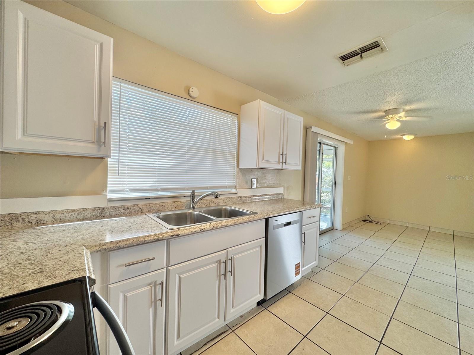 Image 6 of 27 For 817 Whisper Lake Court