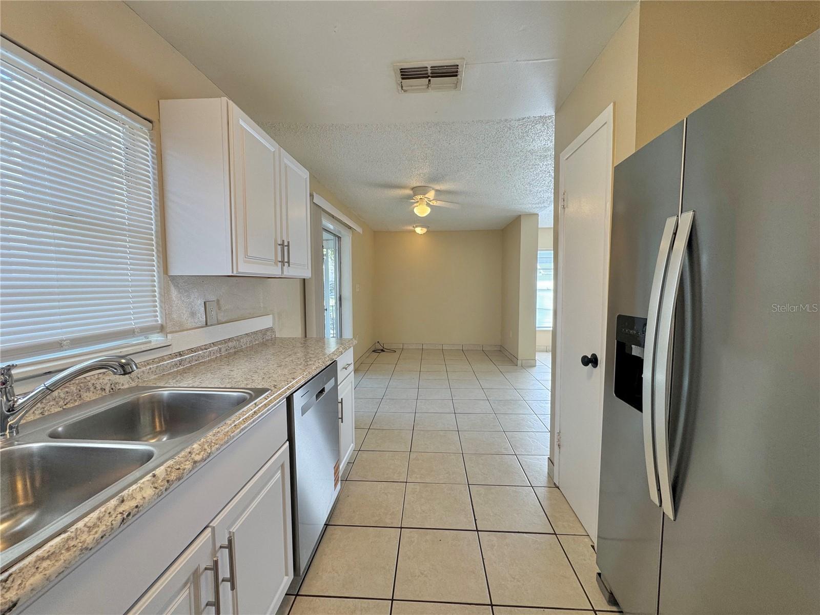 Image 7 of 27 For 817 Whisper Lake Court