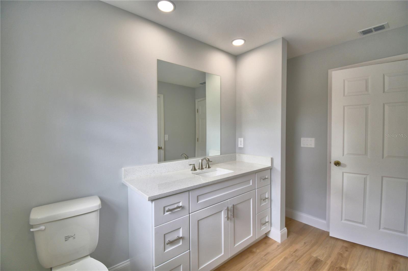 Image 24 of 46 For 1040 Stanford Street