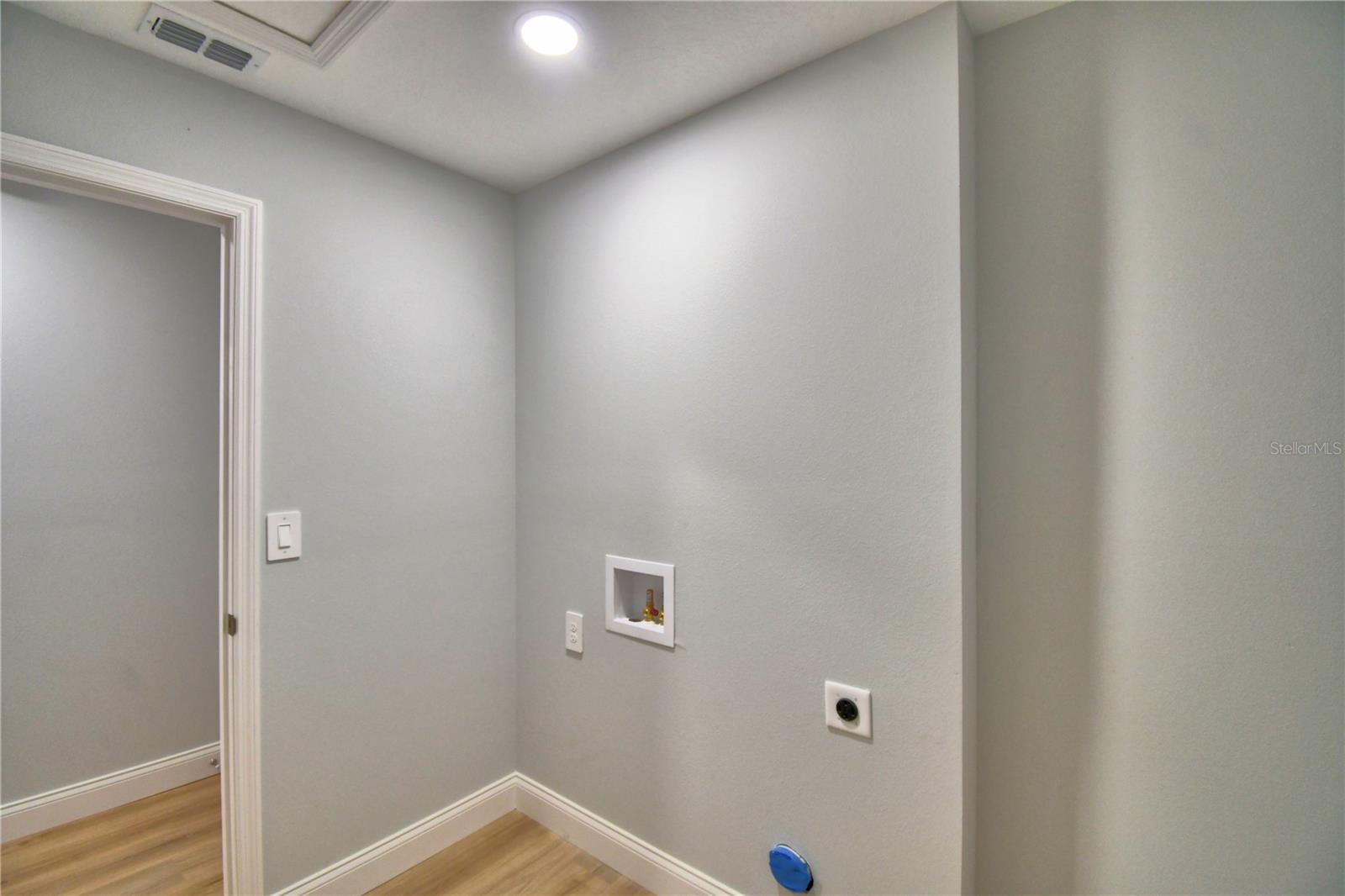 Image 40 of 46 For 1040 Stanford Street