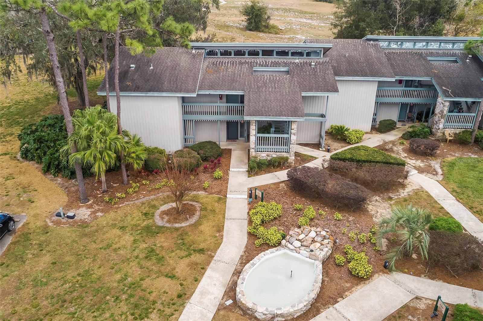 Image 3 of 6 For 2070-2071 Corner Lake Drive Ab