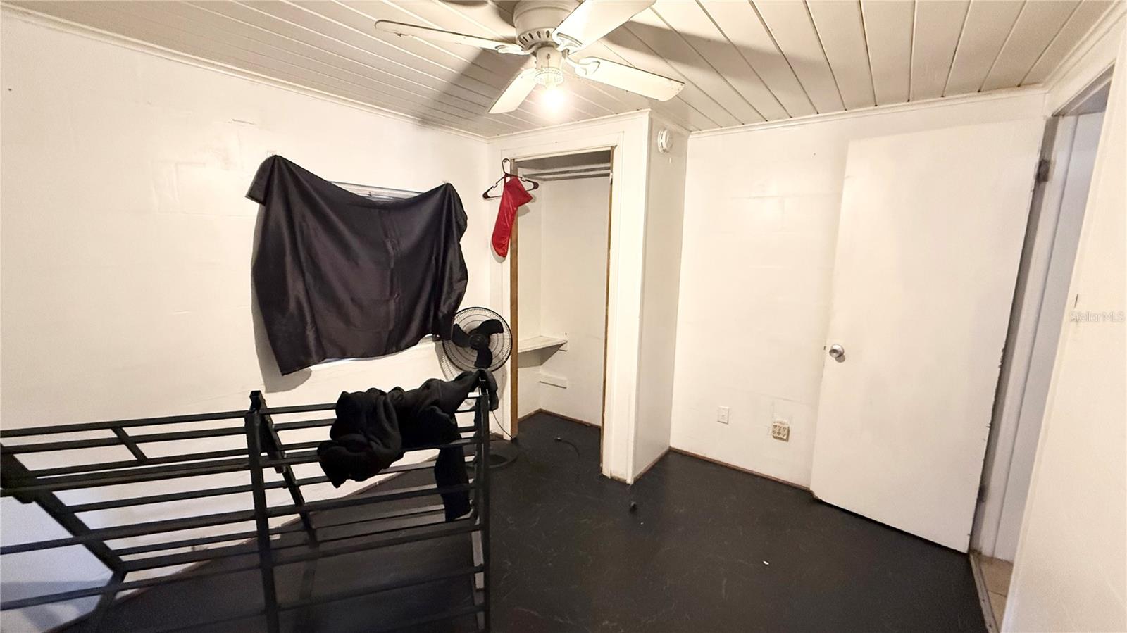 Image 16 of 35 For 531 Arneson Avenue