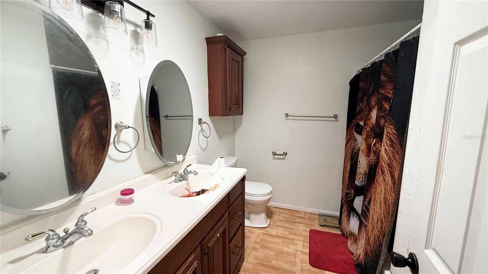 Image 21 of 35 For 531 Arneson Avenue