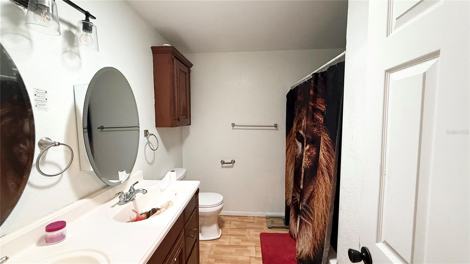 Image 23 of 35 For 531 Arneson Avenue