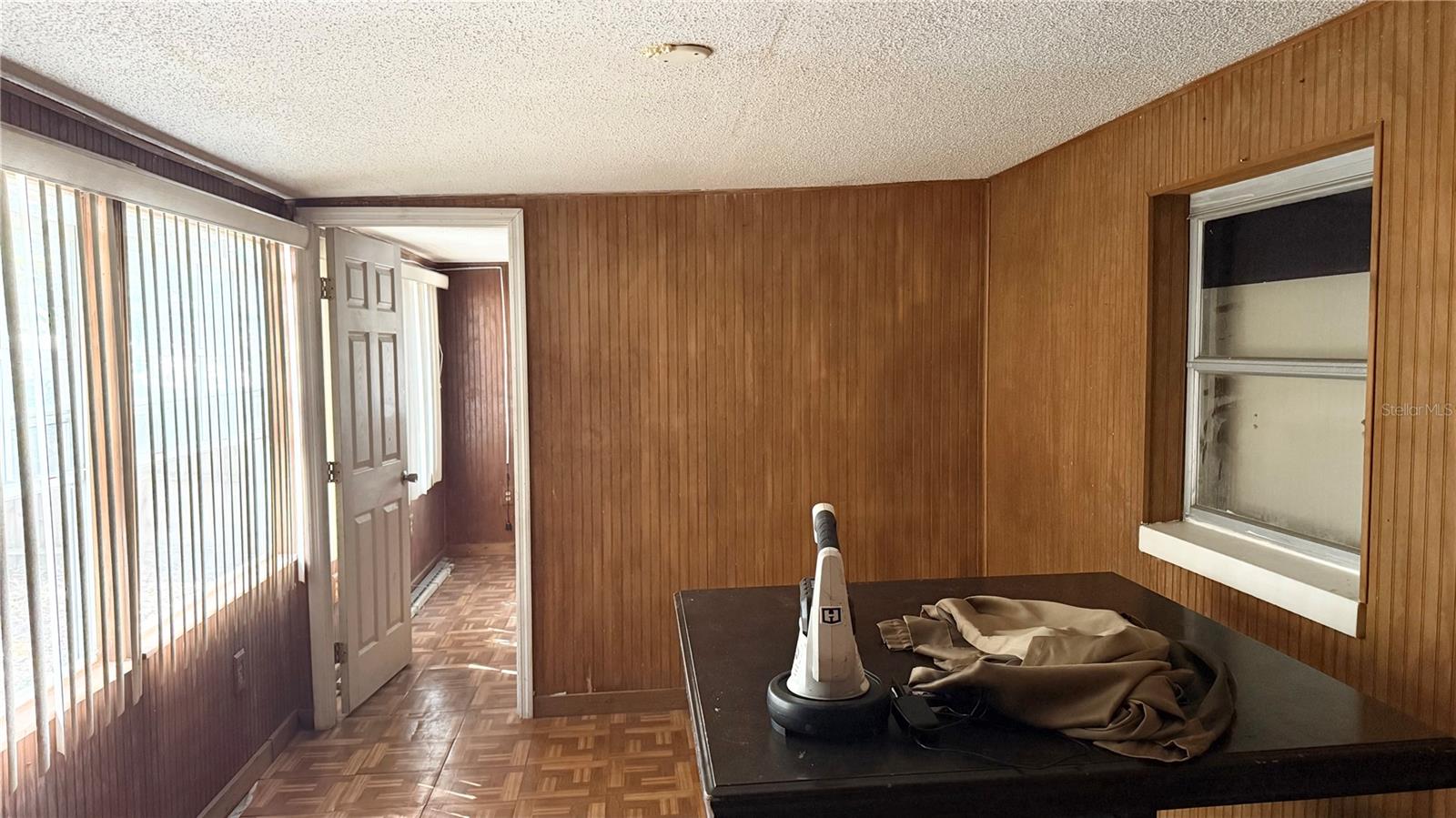 Image 28 of 35 For 531 Arneson Avenue