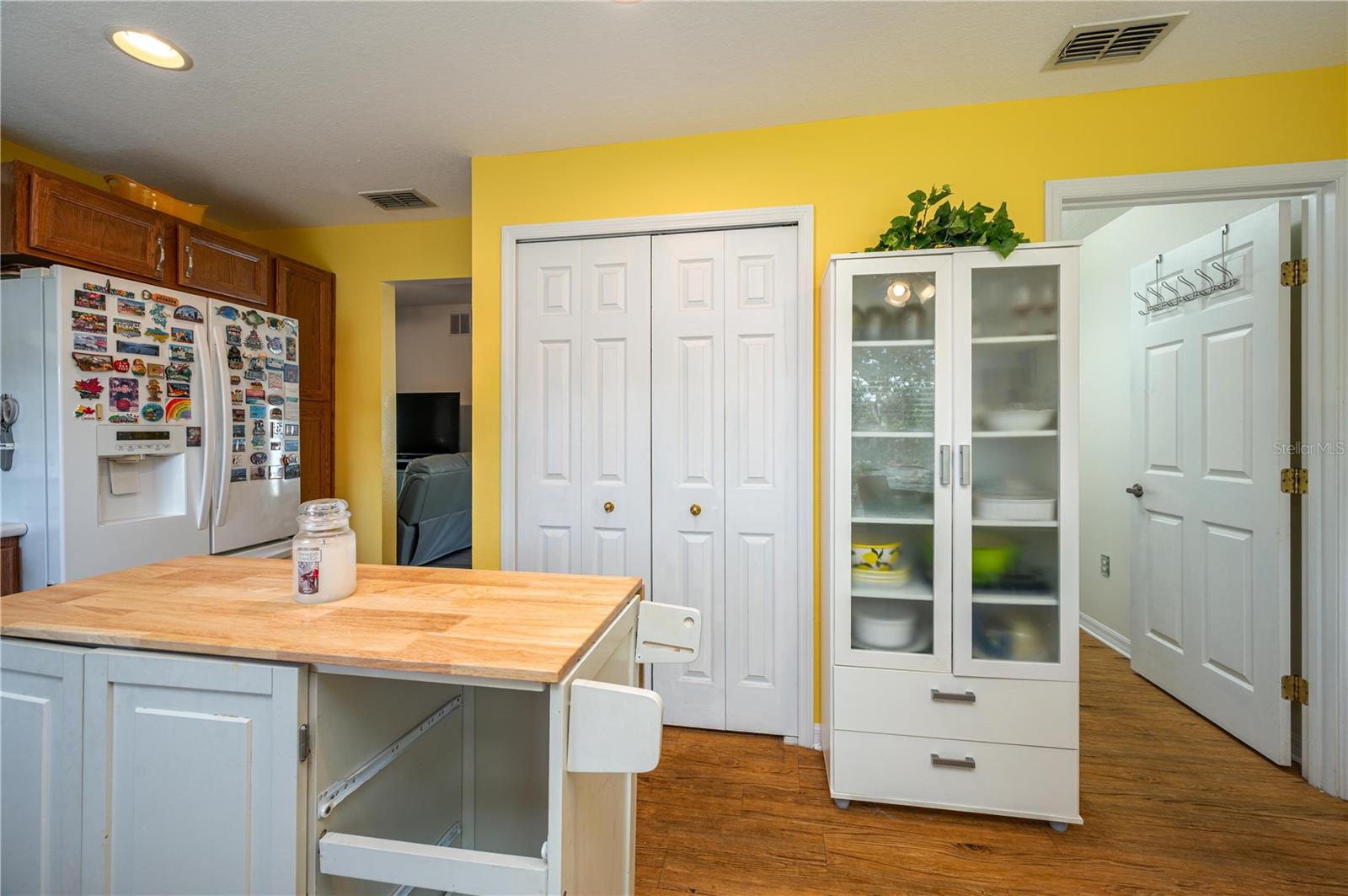 Image 10 of 29 For 483 Lake Suzanne Drive