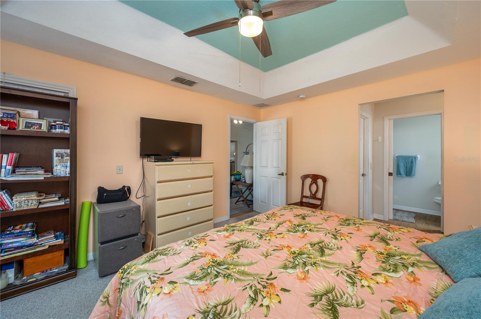 Image 14 of 29 For 483 Lake Suzanne Drive