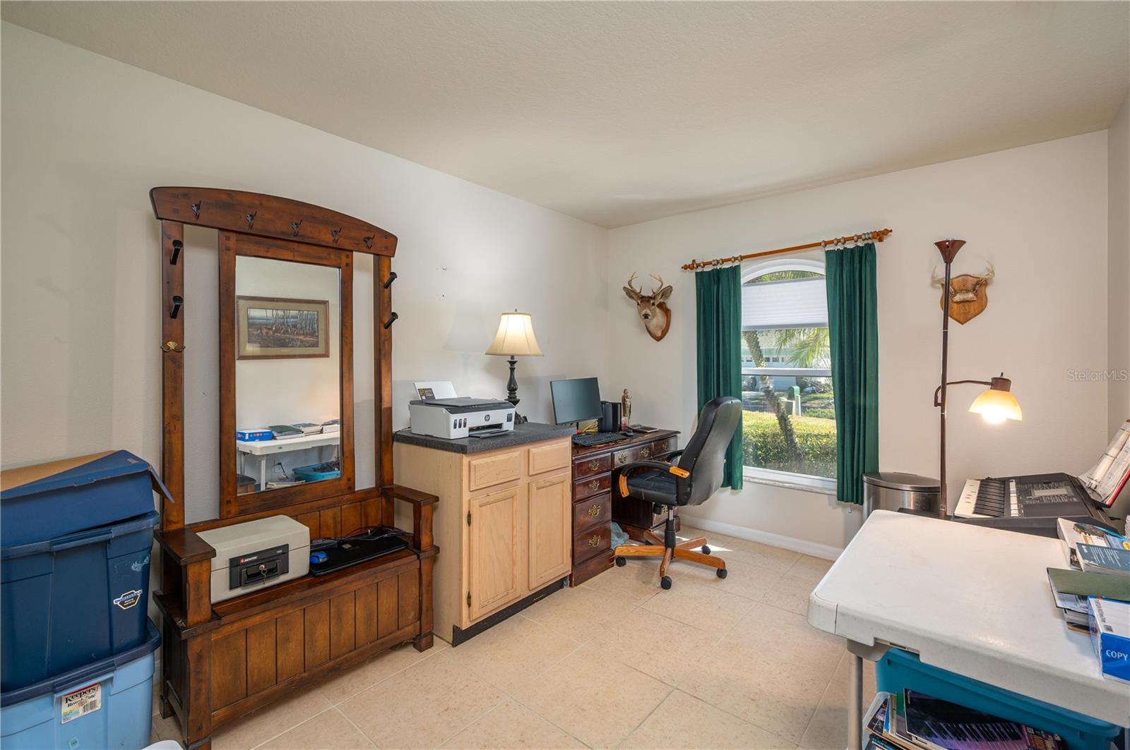 Image 18 of 29 For 483 Lake Suzanne Drive