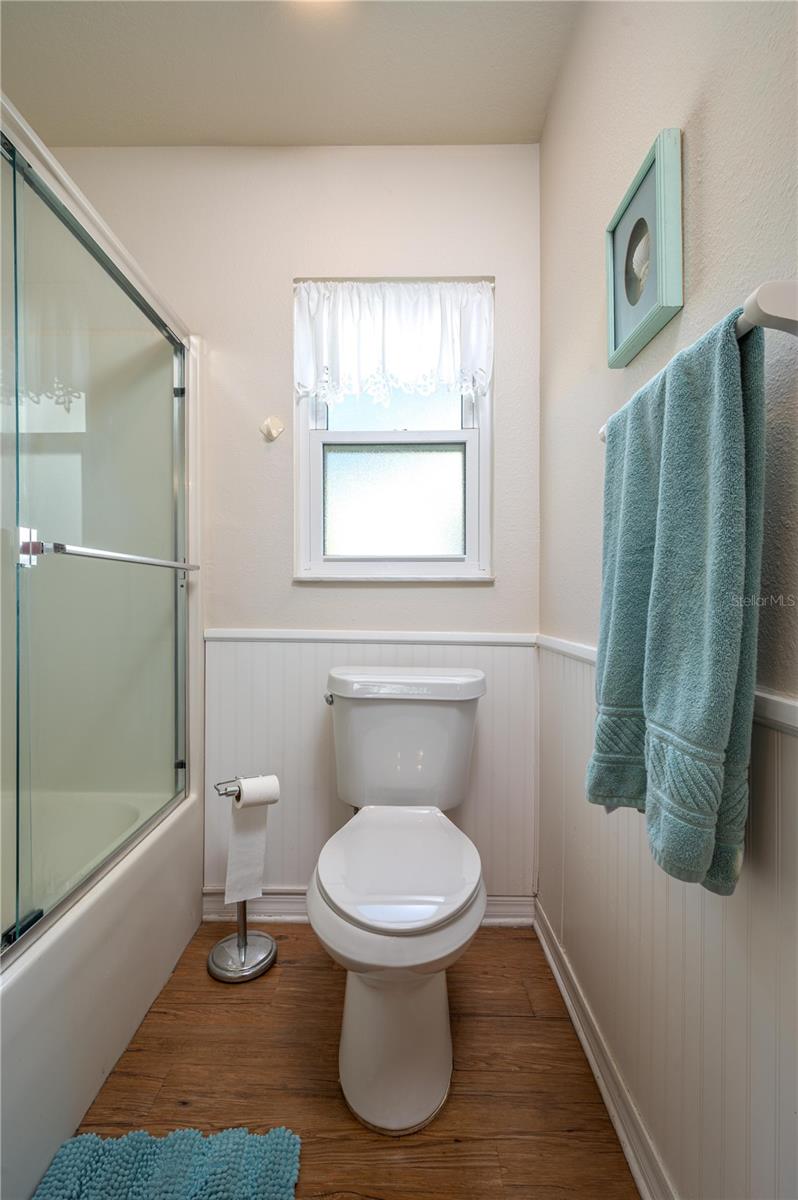 Image 22 of 29 For 483 Lake Suzanne Drive