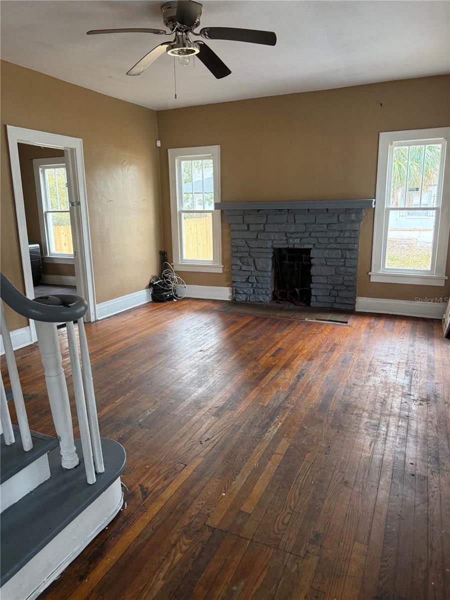 Image 12 of 22 For 444 Avenue B Ne