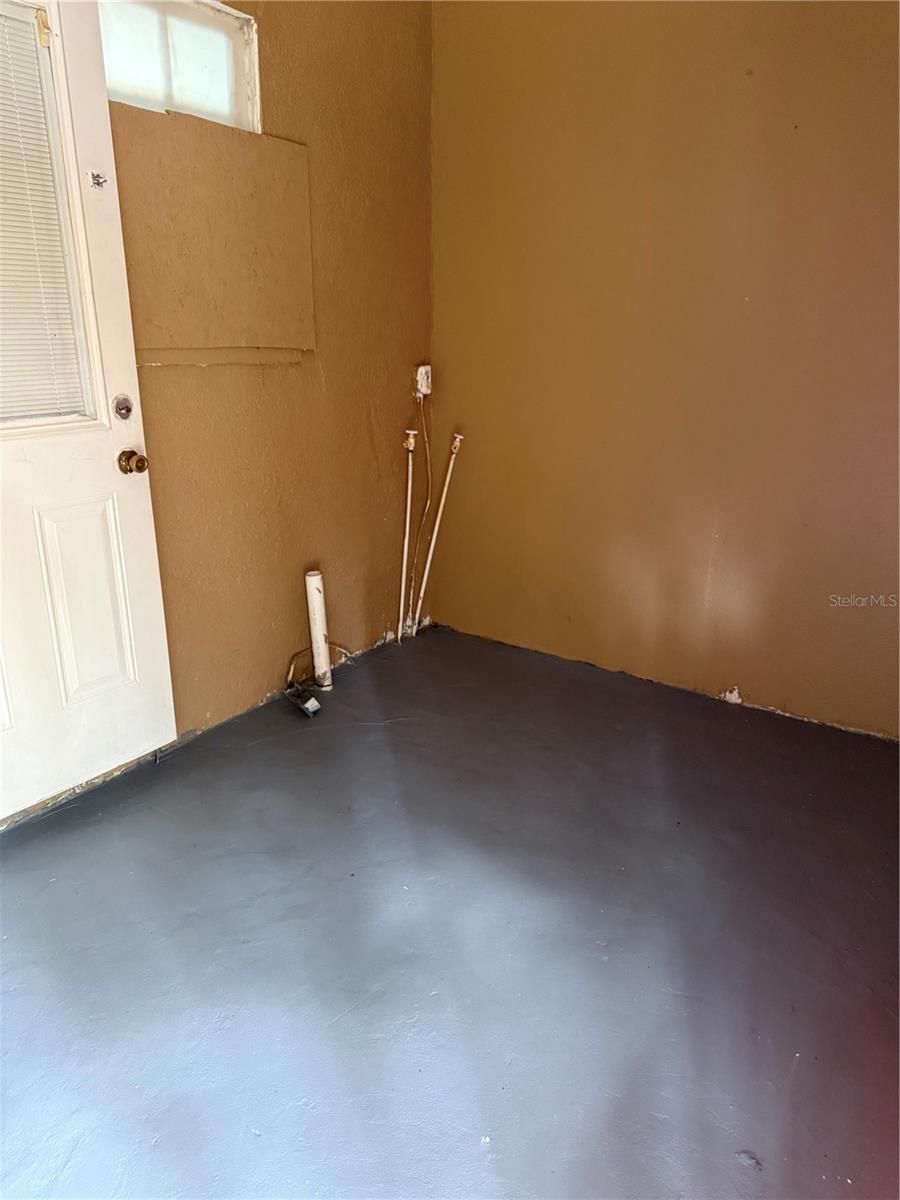 Image 15 of 22 For 444 Avenue B Ne