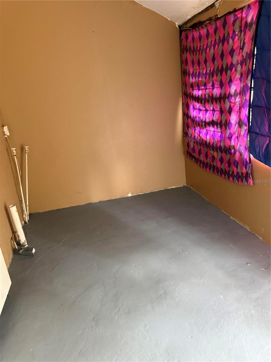 Image 16 of 22 For 444 Avenue B Ne